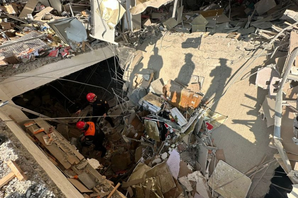 Nərimanovdakı partlayışda xəsarət alan 4 nəfər evə buraxıldı Nərimanovdakı partlayışda xəsarət alan 4 nəfər evə buraxıldı