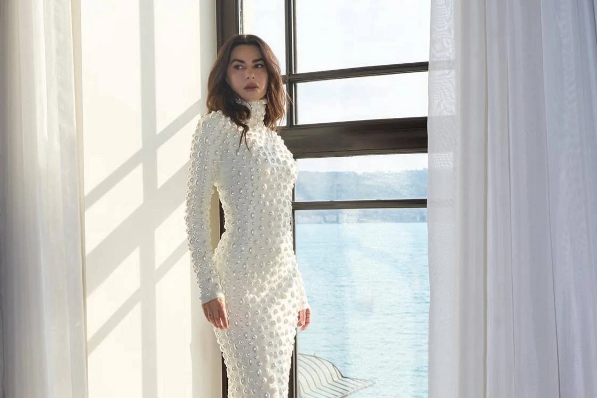 Nəsrin Cavadzadənin bu qapalı geyimi müzakirələrə səbəb oldu