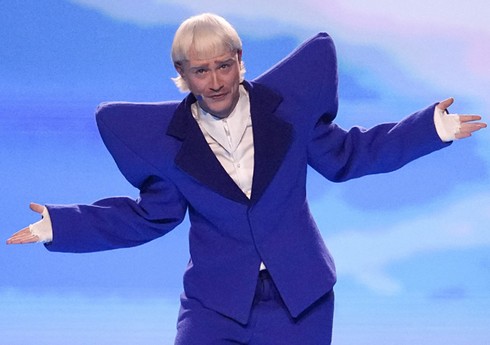 Niderlanddan olan müğənni “Avroviziya”dan uzaqlaşdırılıb Niderlanddan olan müğənni “Avroviziya”dan uzaqlaşdırılıb