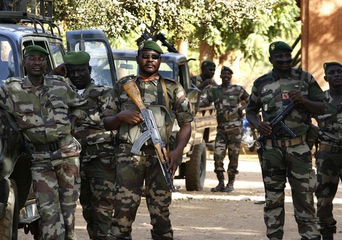Niger hərbçiləri prezidenti vəzifəsindən uzaqlaşdırıldığını və ölkə sərhədlərinin bağlandığını açıqlayıblar