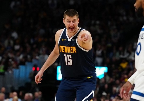 Nikola Yokiç NBA-da əfsanəvi basketbolçunu geridə qoyub