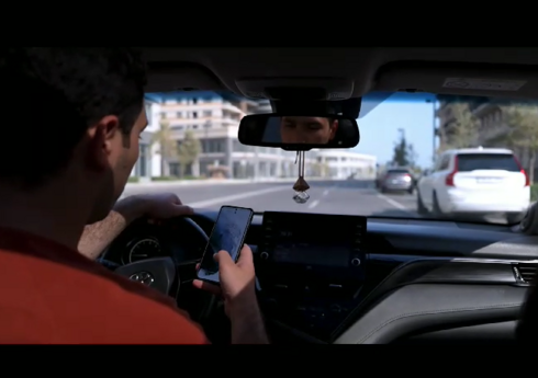 NİİM sükan arxasında mobil telefondan istifadə edən sürücülərə müraciət edib