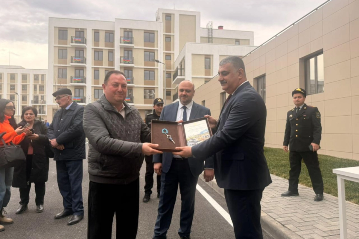 Növbəti köç karvanı Ağdam şəhərinə çatıb, mənzillərin açarları təqdim olunub