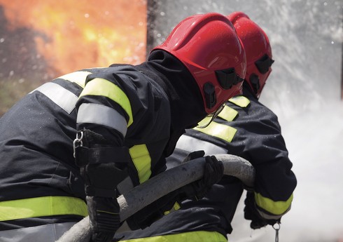 Novxanıda hotel yanır