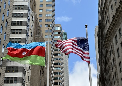 Nyu-Yorkda Müstəqillik Günü münasibətilə Azərbaycan bayrağı qaldırılıb - YENİLƏNİB