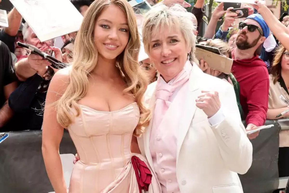 Obrazını canlandırdığı boksçu ilə qırmızı xalıya çıxdı