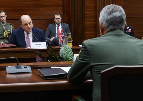 Şoyqu britaniyalı həmkarı ilə Ukraynadakı vəziyyəti müzakirə edib