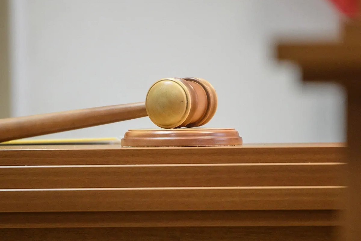 Özbəkistanda bir .şəxs Rusiya ilə hərbi müqaviləyə görə həbs olunub