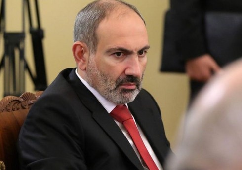 Paşinyana çətir atan qadına ittiham irəli sürülüb Paşinyana çətir atan qadına ittiham irəli sürülüb