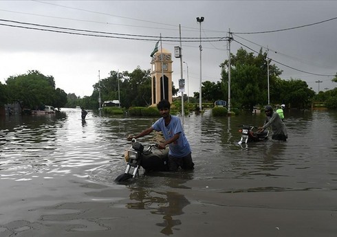 Pakistan leysan yağışlar 903 nəfərin həyatına son qoyub