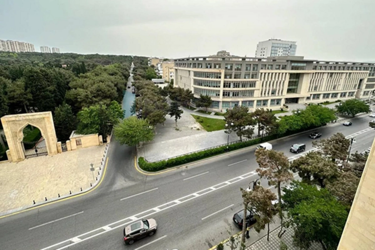 Parlament prospektində hərəkət birtərəfli təşkil edilib