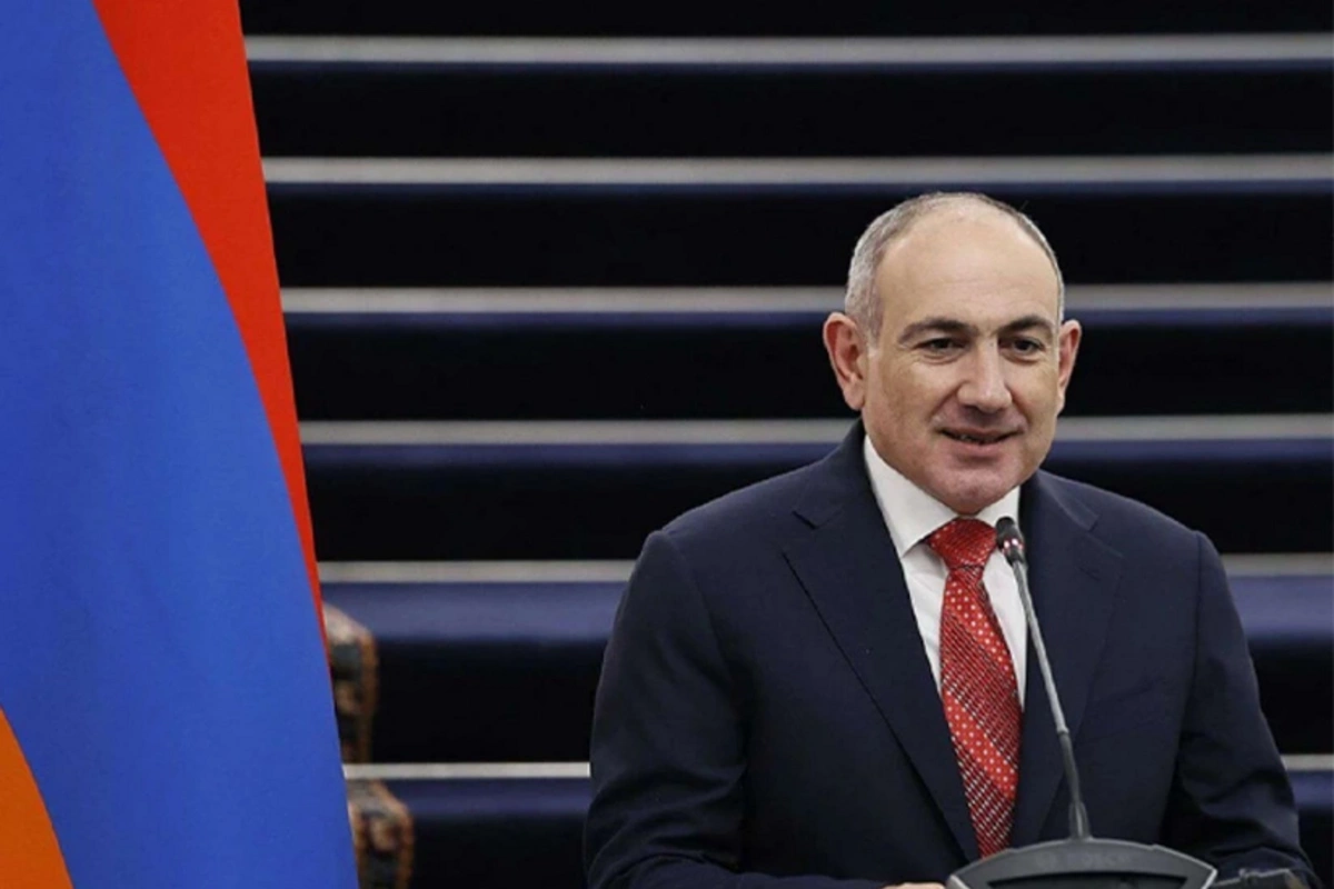 Paşinyan Ermənistan vətəndaşlarını rəqsə dəvət edib Paşinyan Ermənistan vətəndaşlarını rəqsə dəvət edib