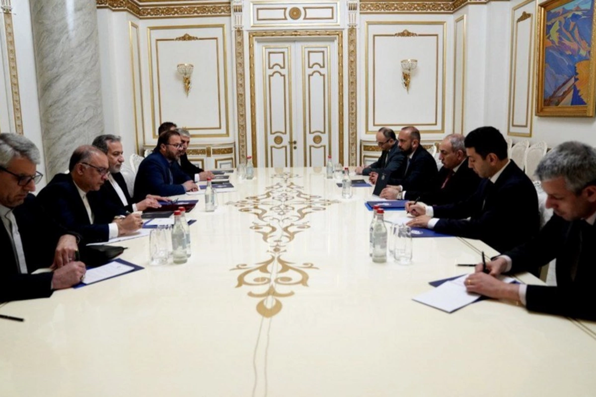 Paşinyan və Əraqçi Ermənistanla Azərbaycan arasında sülh sazişini müzakirə ediblər