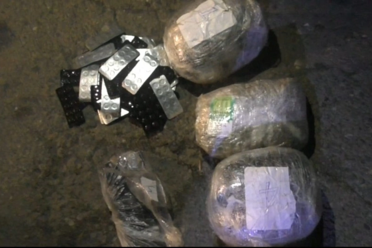 Paytaxta 7 kq narkotik gətirmək istəyən narkokuryerlər saxlanılıb