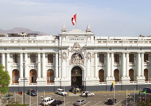 Peru parlamenti Meksika prezidentini “persona non qrata” elan edib