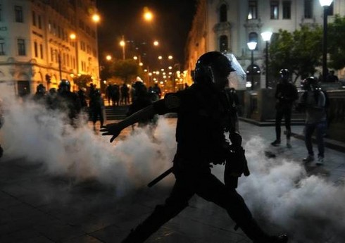 Peruda etiraz aksiyaları zamanı 3 nəfər ölüb