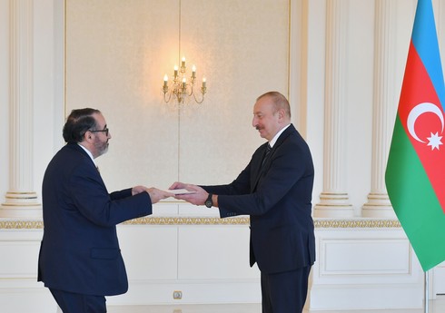 Perunun yeni səfiri etimadnaməsini Azərbaycan Prezidentinə təqdim edib - YENİLƏNİB Perunun yeni səfiri etimadnaməsini Azərbaycan Prezidentinə təqdim edib - YENİLƏNİB