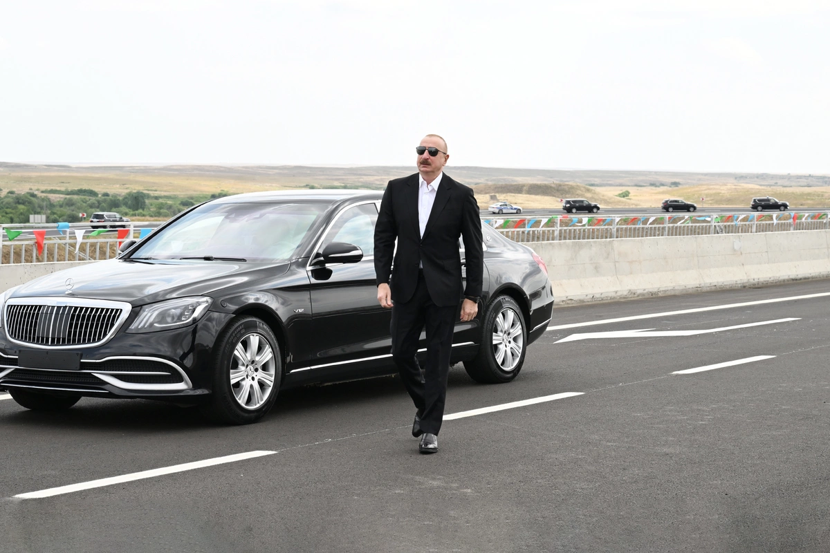 Prezident İlham Əliyev Əhmədbəyli-Füzuli-Şuşa yolunun açılışında iştirak edib