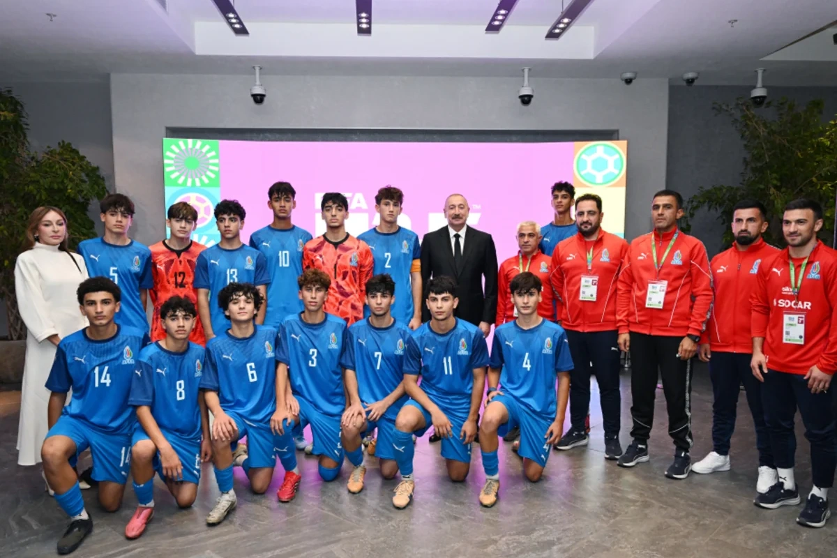 Prezident İlham Əliyev FIFA U-15 dünya çempionatının və festivalının açılış mərasimini izləyib