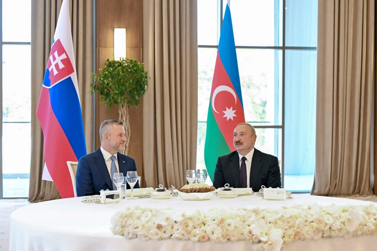 Prezident İlham Əliyevin adından Xankəndidə Slovakiya Prezidentinin şərəfinə rəsmi nahar verilib Prezident İlham Əliyevin adından Xankəndidə Slovakiya Prezidentinin şərəfinə rəsmi nahar verilib