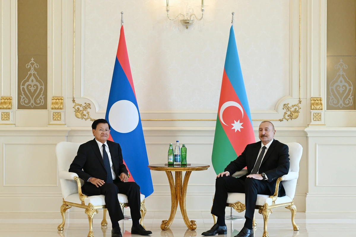 Prezident İlham Əliyevin Laos Prezidenti ilə təkbətək görüşü olub