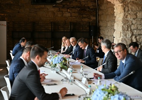 Prezident İlham Əliyev Kişineuda enerji təhlükəsizliyinə həsr olunmuş dəyirmi masada iştirak edib