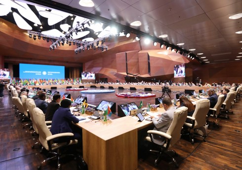 Prezident İlham Əliyevin adından Qoşulmama Hərəkatının Bakıda keçirilən Zirvə görüşünün iştirakçılarının şərəfinə ziyafət verilib