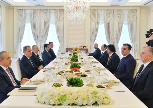 Prezident İlham Əliyevin İrakli Kobaxidze ilə geniş tərkibdə görüşü keçirilib - YENİLƏNİB