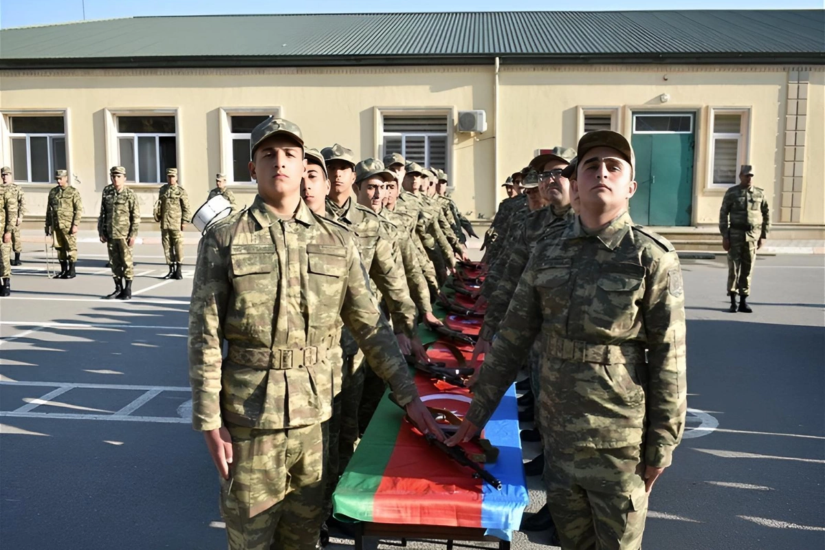 Prezident müddətli həqiqi hərbi xidmətə çağırışla bağlı sərəncam imzalayıb