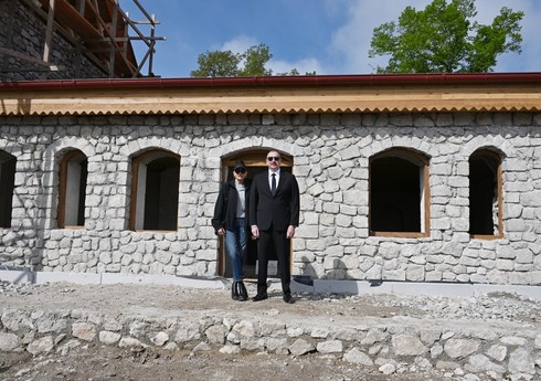 Prezident və birinci xanım Şuşada Üzeyir Hacıbəylinin ev-muzeyində aparılan bərpa işləri ilə tanış olublar - YENİLƏNİB