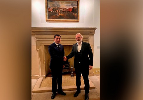 Prezidentin köməkçisi Britaniya Baş nazirinin müşaviri ilə görüşüb