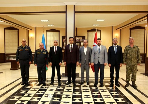 Prezidentin səlahiyyətli nümayəndəsi təmas xəttindəki vəziyyətlə maraqlanıb
