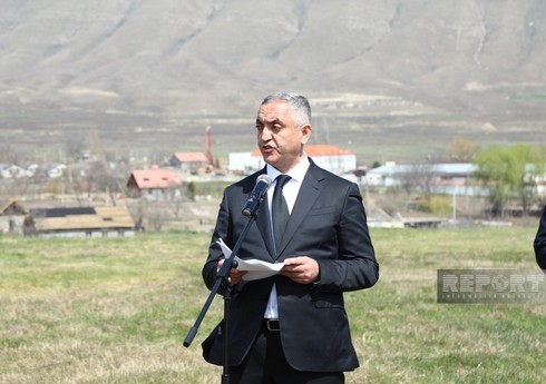 Prezidentin xüsusi nümayəndəsi: Xankəndi sakinlərinin işlə təminatı dövlət proqramına töhfələr verəcək Prezidentin xüsusi nümayəndəsi: Xankəndi sakinlərinin işlə təminatı dövlət proqramına töhfələr verəcək