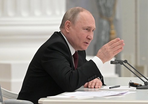 Putin Baş Qərargah rəisinin məruzəsini dinləyib