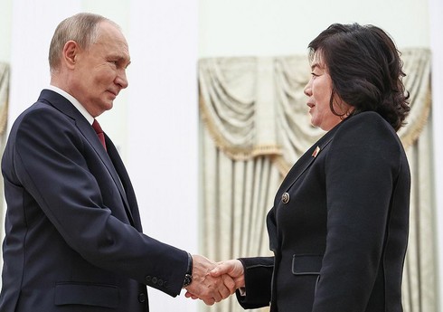 Putin Kremldə KXDR XİN başçısı ilə görüşüb