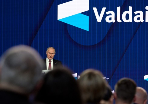 Putin Ukrayna problemini həll edə bilənlərin adını çəkib