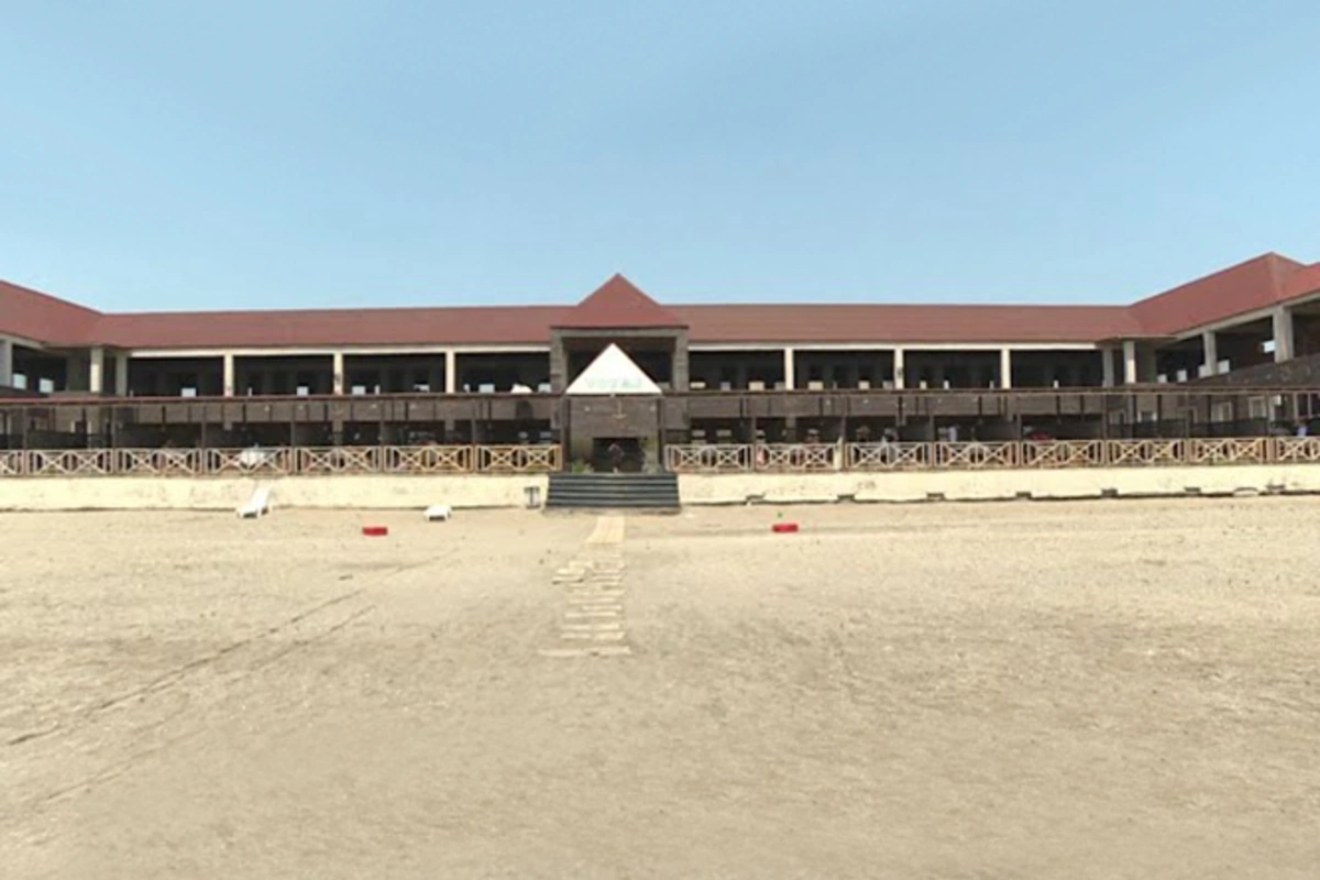 Qadağan olunan çimərliklərdə kafe və restoranlar niyə fəaliyyət göstərməlidir?