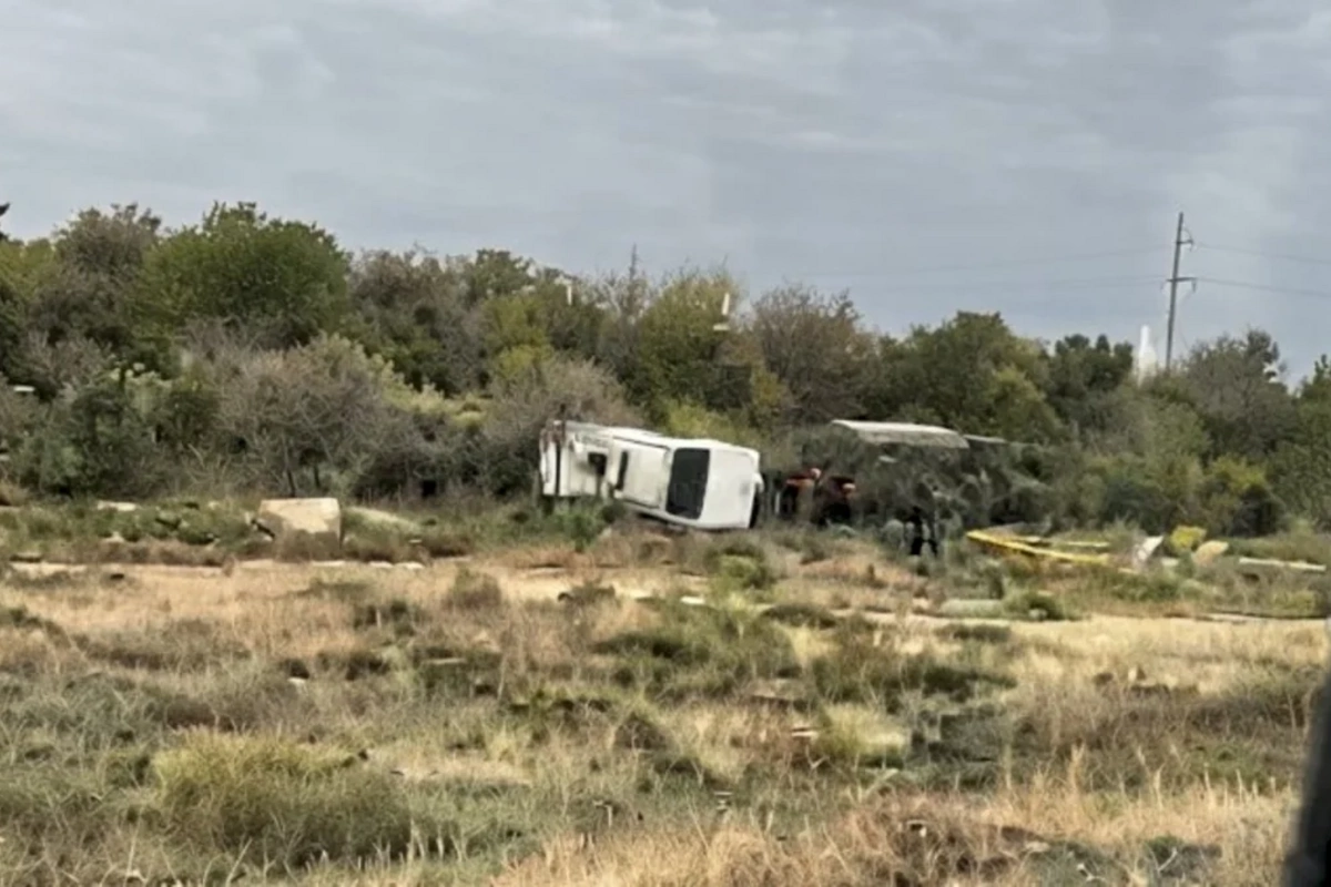 Qaradağda dəhşətli qəza: Əsgərləri daşıyan avtobus aşdı