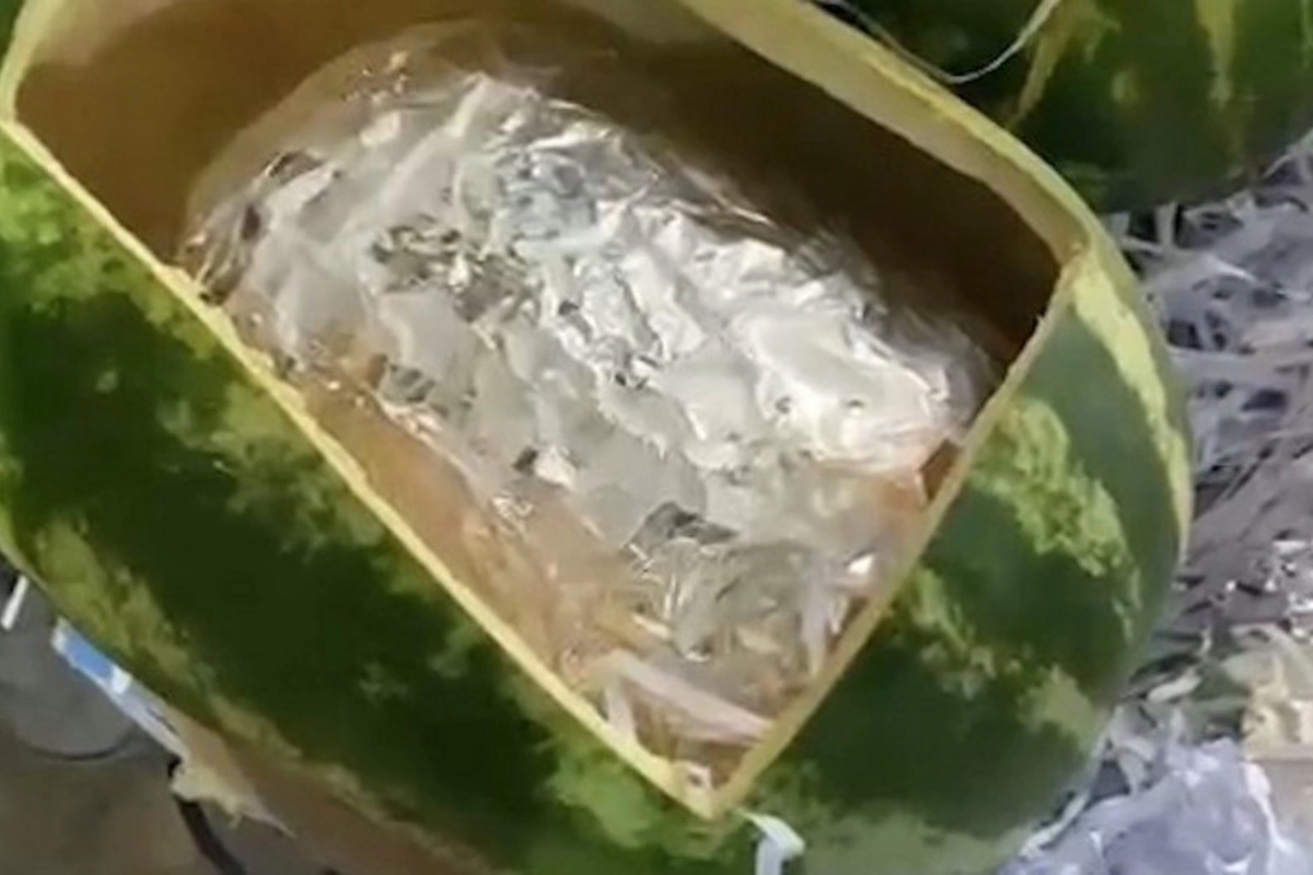 Qarpızın içində gizlətdikləri narkotiki gömrükdən keçirmək istədilər