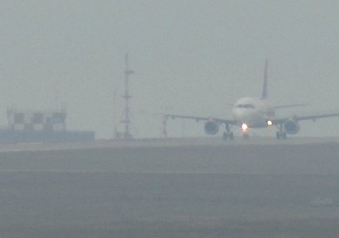 Qatı duman səbəbindən 20-dən çox təyyarə İstanbula enə bilməyib