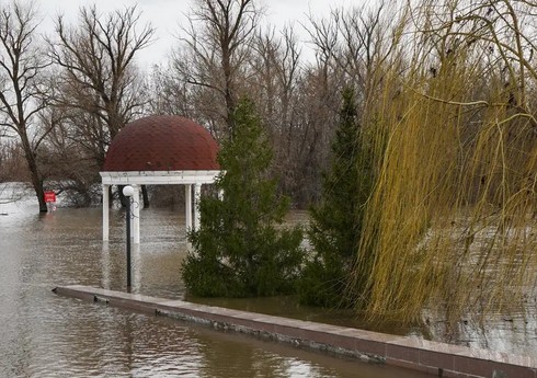 Qazaxıstanda daşqınlar səbəbindən 100 minə yaxın insan təxliyə olunub