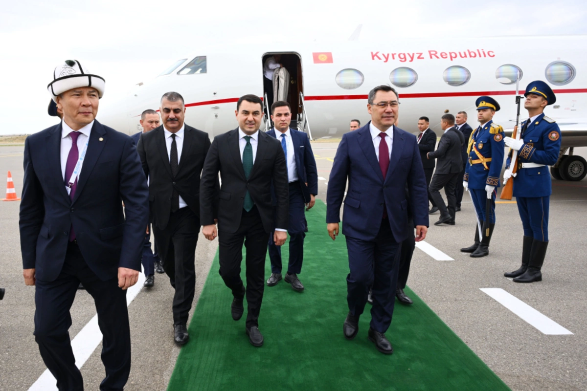 Qırğızıstan Prezidenti Sadır Japarov Azərbaycana səfərə gəlib