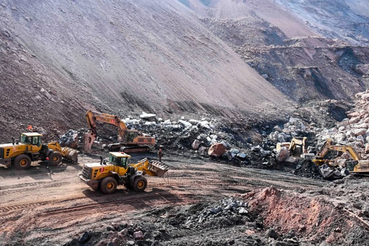 Qızıl mədənində uçqun: 10 nəfər ölüb