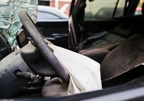 Qubada avtomobillər toqquşub, xəsarət alan var