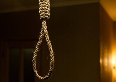 Qusarda 94 yaşlı qadın özünü asaraq intihar edib