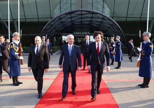 İrakli Kobaxidzenin Azərbaycana rəsmi səfəri başa çatıb