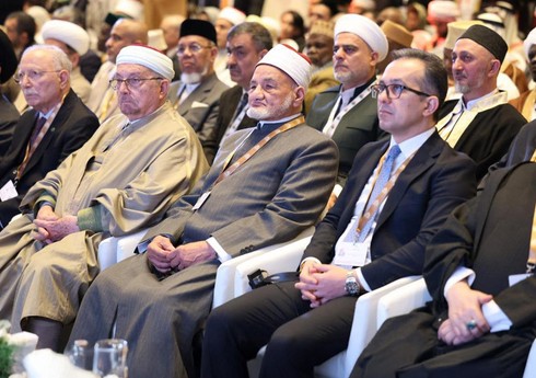 Ramin Məmmədov Bəhreyndə dini konfransda iştirak edib