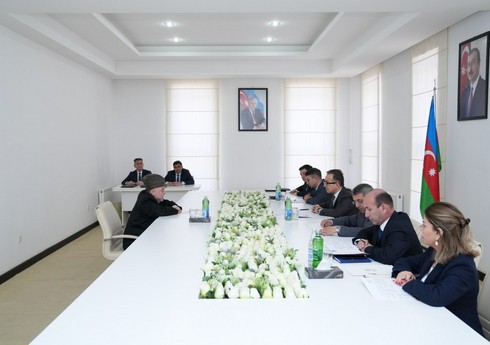 Ramin Məmmədov Qubada vətəndaşları qəbul edib Ramin Məmmədov Qubada vətəndaşları qəbul edib