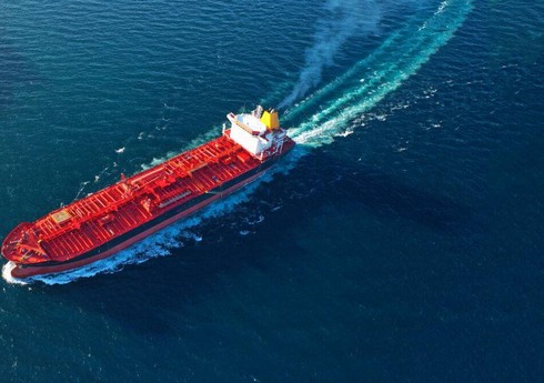 İran Fars körfəzində İsrail tankerinə hücum edib