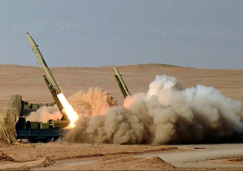 İran İsrailə ballistik raketlər atıb